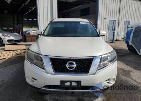 2015 Nissan Pathfinder S z USA, uszkodzony, nr VIN 5N1AR2MN9FC613510